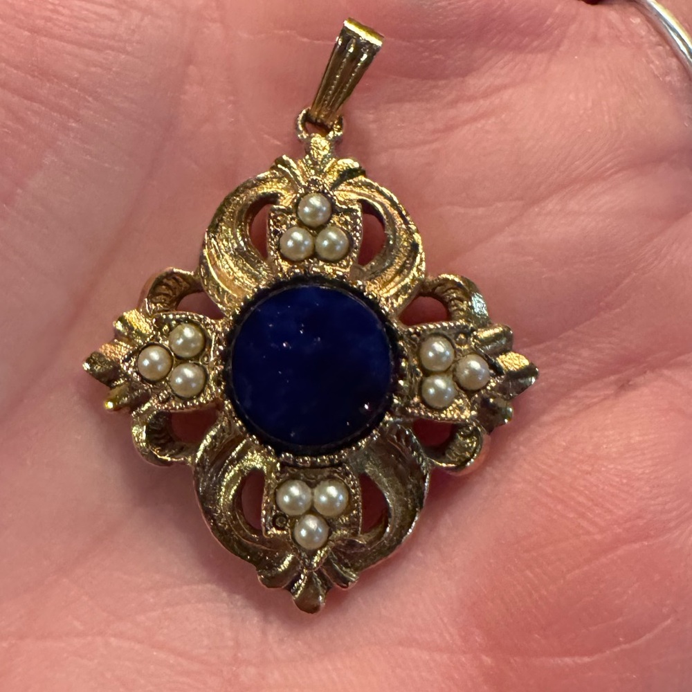 Vintage Pendant with no chain